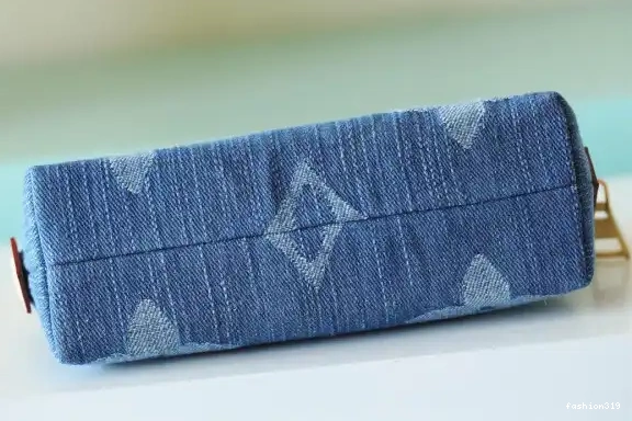Cosmétique Vuitton PM Louis Pochette 0408